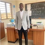 Je suis professeur de mathématique au Benin ayant beaucoup d'années d'expéruences. Je donne les cours par les reseaux sociaux.